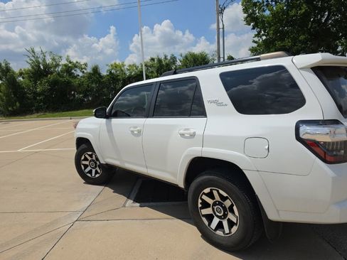 Used 2019 Toyota 4Runner TRD Off-Road Premium AWD/4WD image 4