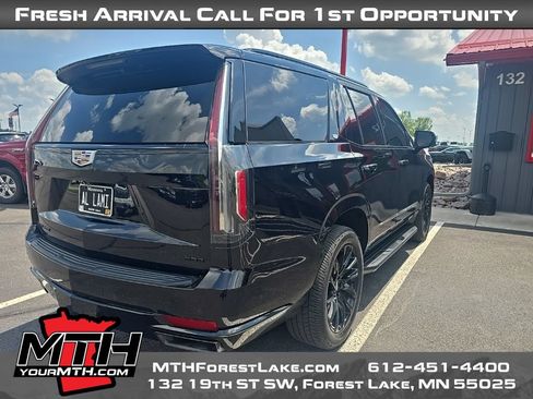 Used 2021 Cadillac Escalade Sport w/ LPO, Illumination Package AWD/4WD image 3
