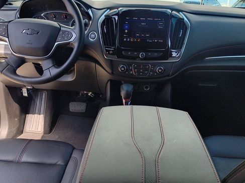 Used 2023 Chevrolet Traverse RS FWD image 41