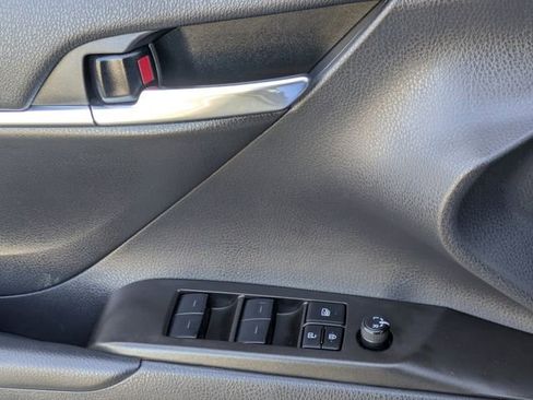 Used 2024 Toyota Camry SE image 22