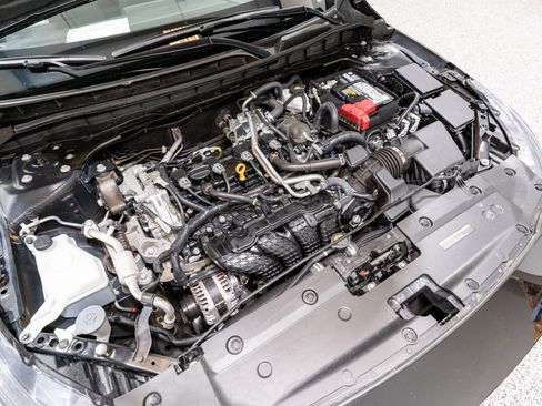 Used 2024 Nissan Altima 2.5 SV FWD image 29