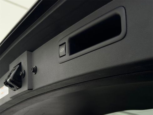 Certified 2023 Toyota Highlander XLE image 29