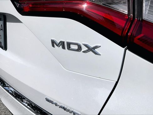 Used 2024 Acura MDX SH-AWD w/ Advance Package image 10