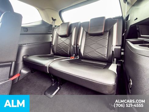 Used 2025 Volkswagen Atlas Peak Edition SE AWD/4WD image 11