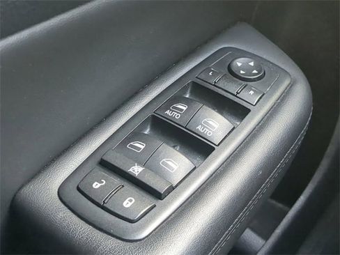 Used 2016 Chrysler 200 C image 26