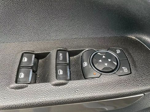 Used 2018 Ford EcoSport SE w/ SE Convenience Package image 27