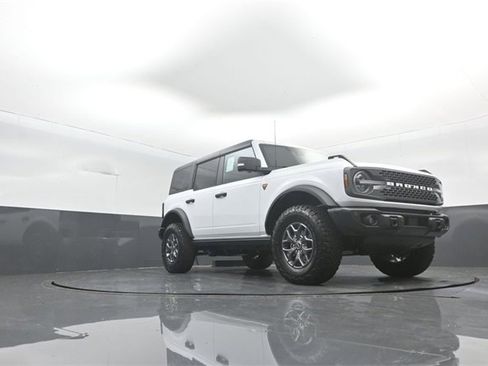 New 2025 Ford Bronco Badlands image 30