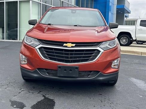 Used 2020 Chevrolet Equinox LS w/ LS Convenience Package image 2