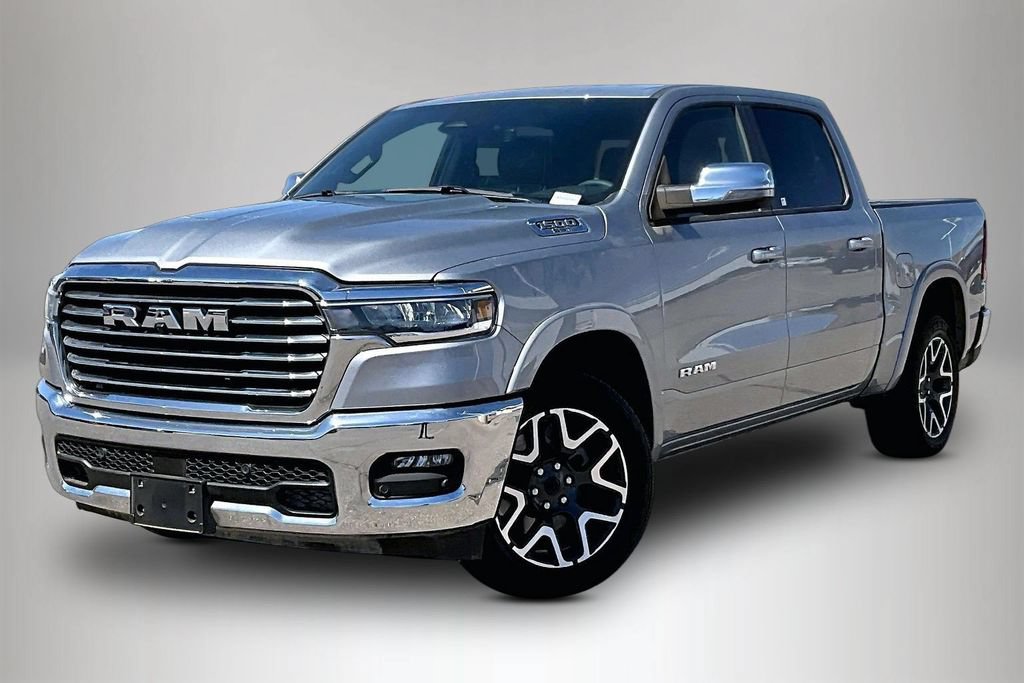 Used 2025 RAM 1500 Laramie AWD/4WD image 3
