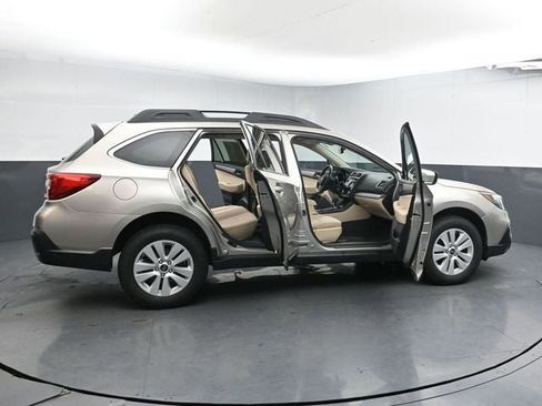 Used 2019 Subaru Outback 2.5i Premium image 37