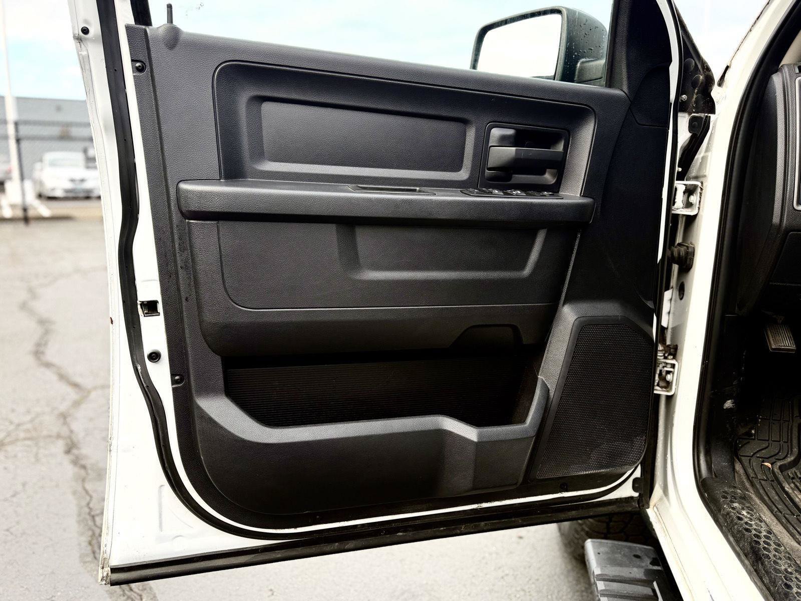 Used 2014 RAM 1500 Tradesman AWD/4WD image 11