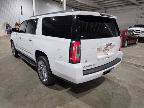 Used 2018 GMC Yukon XL SLT w/ Premium Edition AWD/4WD image 9
