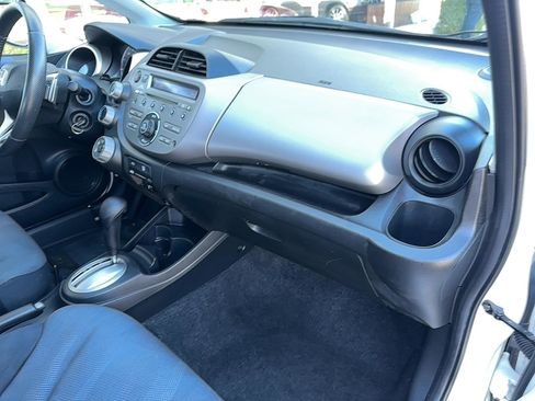 Used 2010 Honda Fit Sport image 16