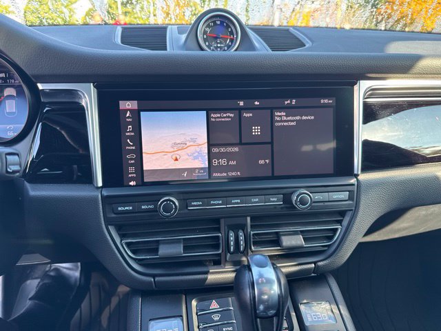 Used 2020 Porsche Macan AWD/4WD image 12