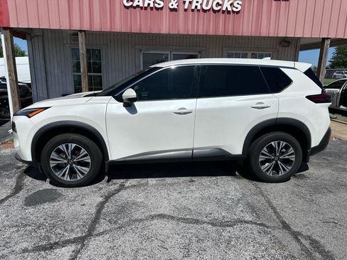 Used 2021 Nissan Rogue SV FWD image 12