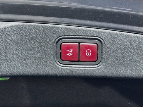 Used 2019 Mercedes-Benz E 450 4MATIC Coupe image 13