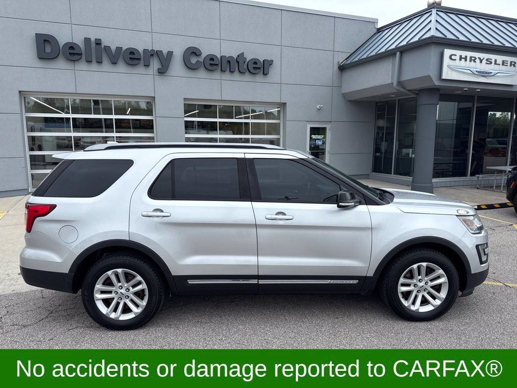 Used 2016 Ford Explorer XLT w/ Equipment Group 201A FWD image 4