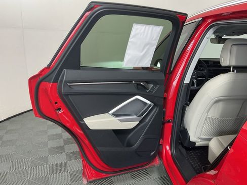 Used 2024 Audi Q3 2.0T Premium image 24