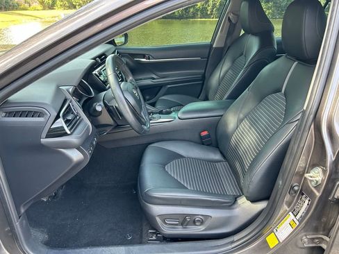 Used 2020 Toyota Camry SE image 14