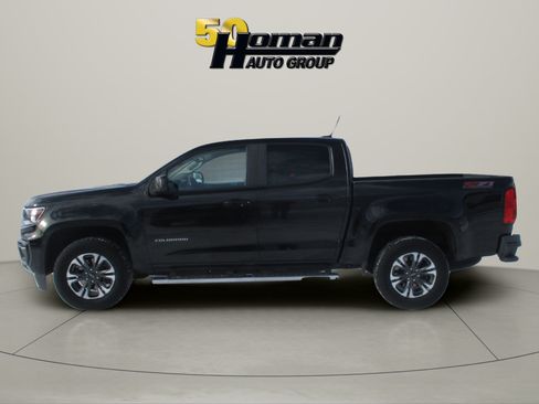 Used 2021 Chevrolet Colorado Z71 AWD/4WD image 2