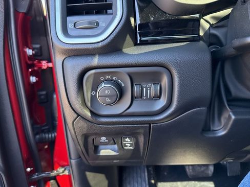 New 2026 RAM 1500 Laramie AWD/4WD image 17