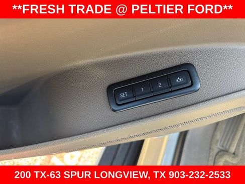 Used 2015 Chevrolet Suburban LTZ RWD image 8