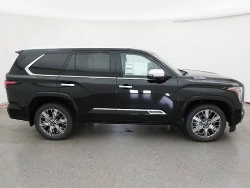 Used 2026 Toyota Sequoia Capstone AWD/4WD image 10