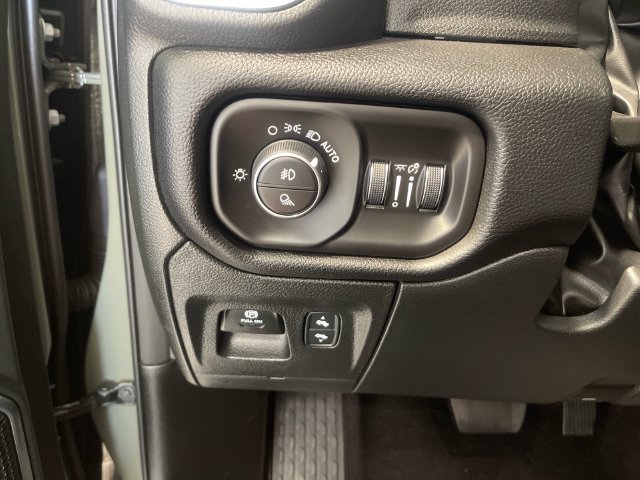 Used 2026 RAM 1500 Laramie AWD/4WD image 13