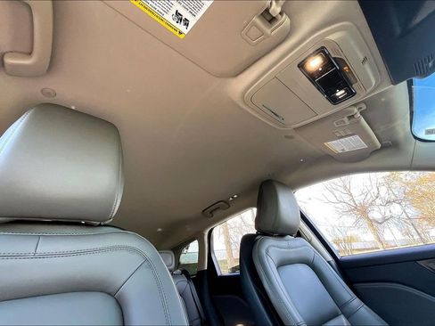 Used 2025 Lincoln Corsair Premiere image 22