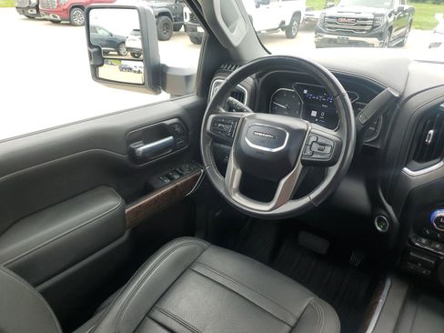 Used 2021 GMC Sierra 2500 Denali w/ Denali Ultimate Package AWD/4WD image 17