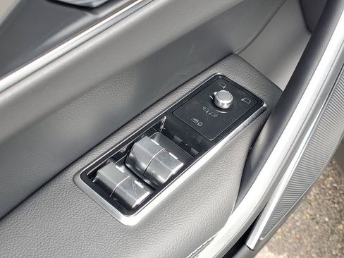 New 2026 Jaguar F-PACE R-Dynamic S image 10