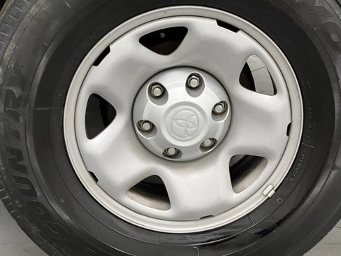 Used 2016 Toyota Tacoma SR RWD image 48