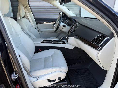 Used 2017 Volvo XC90 T5 Momentum w/ Vision Package image 19