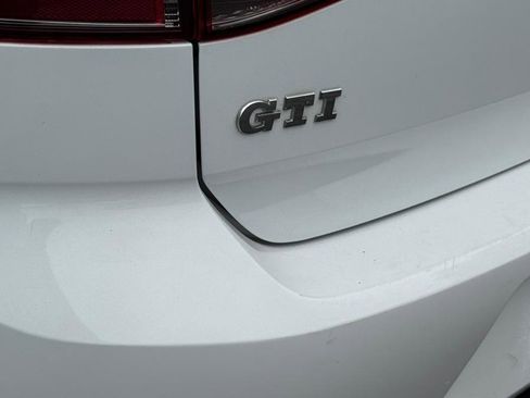 Used 2016 Volkswagen GTI S FWD image 9
