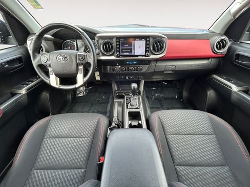 Used 2021 Toyota Tacoma SR5 AWD/4WD image 13