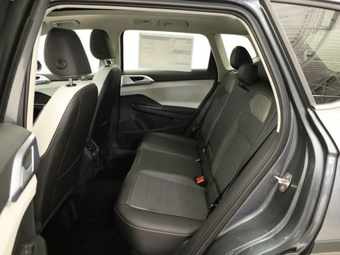 New 2026 Volkswagen Taos SE image 35