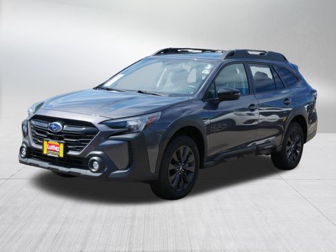 Used 2025 Subaru Outback Onyx Edition AWD/4WD image 3
