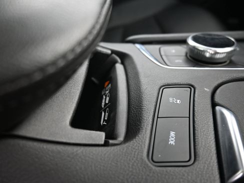 Used 2022 Cadillac XT6 Premium Luxury w/ Technology Package image 34