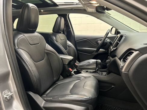 Used 2021 Jeep Cherokee Latitude Lux w/ Sun & Sound Group FWD image 10