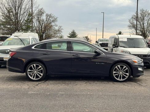 Used 2025 Chevrolet Malibu LT FWD image 1