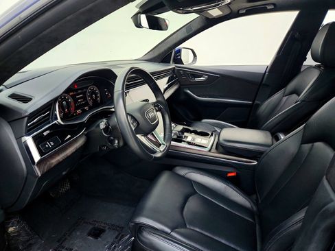 Used 2019 Audi Q8 Prestige w/ Luxury Package image 11