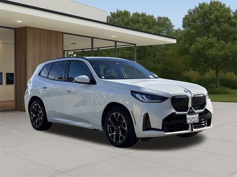 Used 2025 BMW X3 xDrive30i w/ M Sport Package image 5