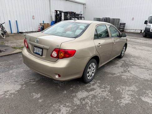 Used 2009 Toyota Corolla LE FWD image 3