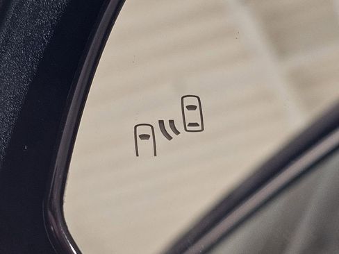 Used 2023 Toyota RAV4 XLE w/ Convenience Package image 9