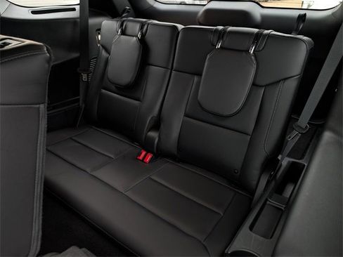 Used 2024 Ford Explorer XLT w/ Equipment Group 202A image 26