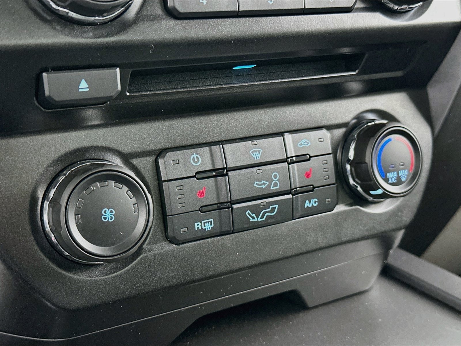 Used 2015 Ford F150 XLT w/ Equipment Group 302A Luxury RWD image 15