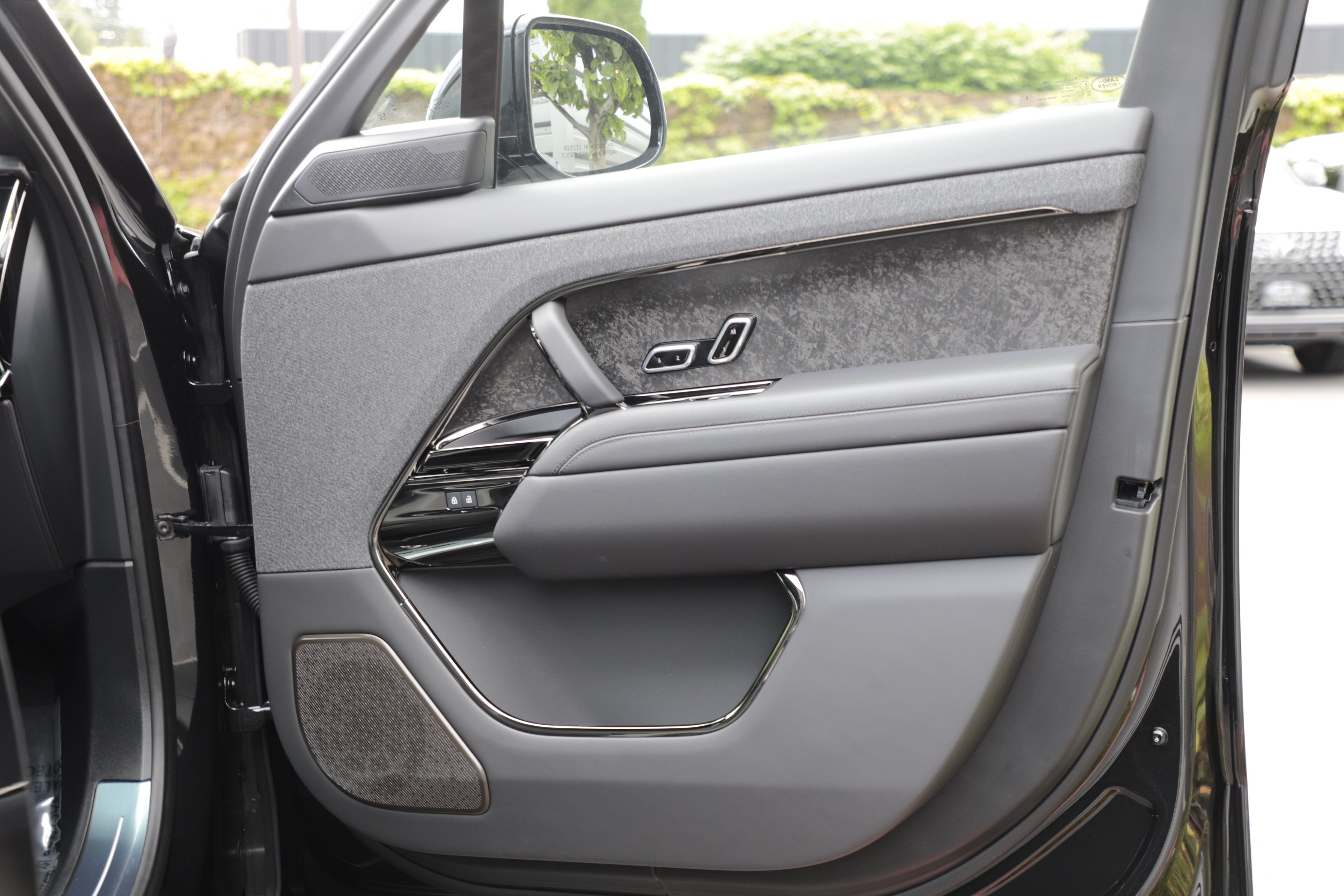 New 2026 Land Rover Range Rover Sport Autobiography AWD/4WD image 9