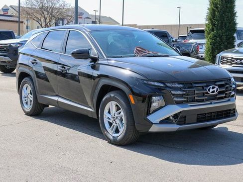 New 2026 Hyundai Tucson SE image 1