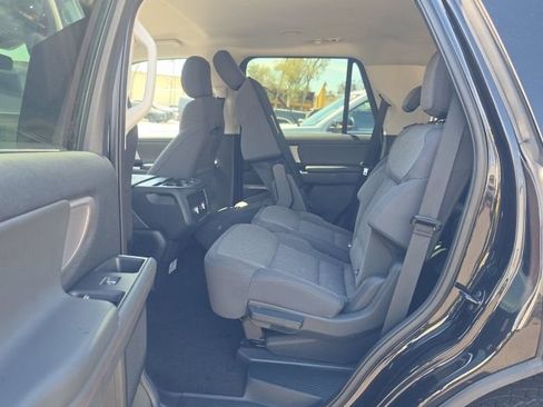 Used 2025 Ford Expedition Active RWD image 6
