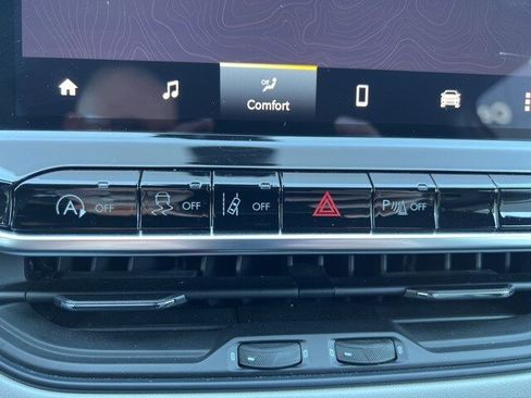 Certified 2024 Jeep Compass Limited image 29